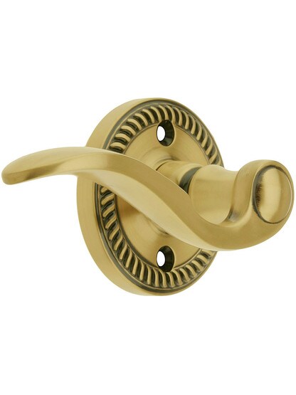 Grandeur Newport Rosette Set With Bellagio Levers Left Hand in Antique Brass with .